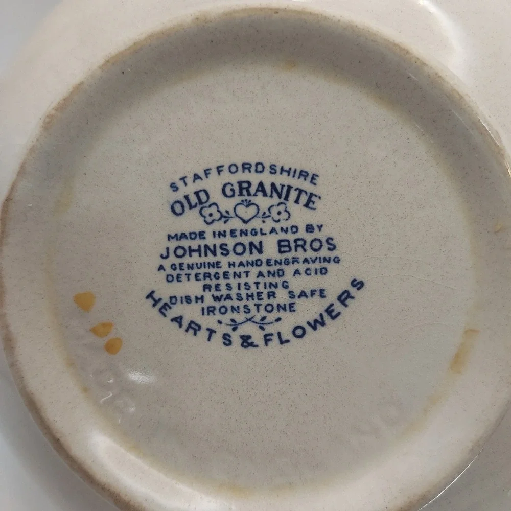 Johnson Brothers Old Granite Hearts Flowers Teapot Cream Blue Dutch Couple Read!